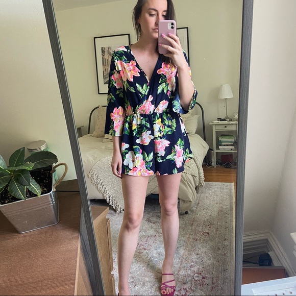 Floral Romper! - Picture 2 of 8